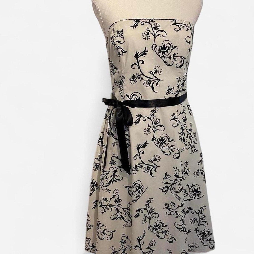Dynamite Strapless Dress with Black Floral Pattern